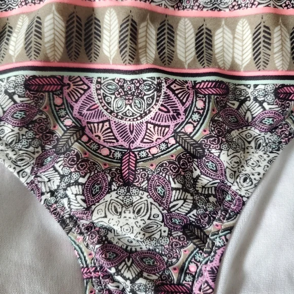 💚Free With Purchase- Low Rise Boho Print Cutout Bikini Bottom - Picture 9 of 12